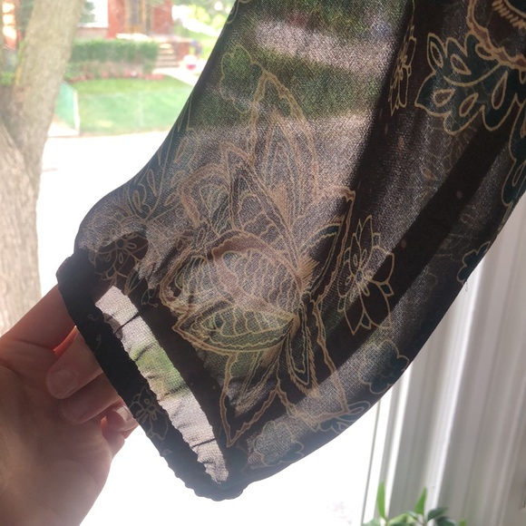 Vintage Ann Taylor Loft dress, flower pattern with velvet trimming, size 0. - Picture 5 of 6